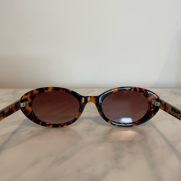 Madewell Russell Oval Sunglasses - Picture 4 of 10